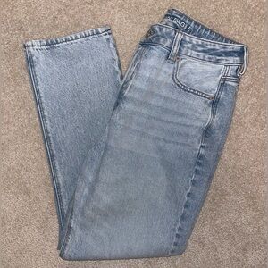 American Eagle Strigid Mom Jean